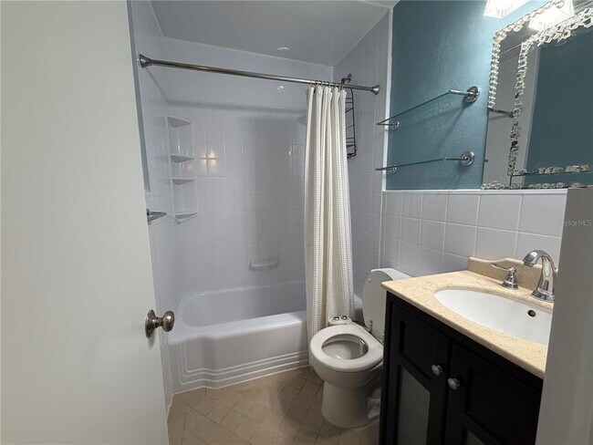 Foto del edificio - 701 SW 28 St