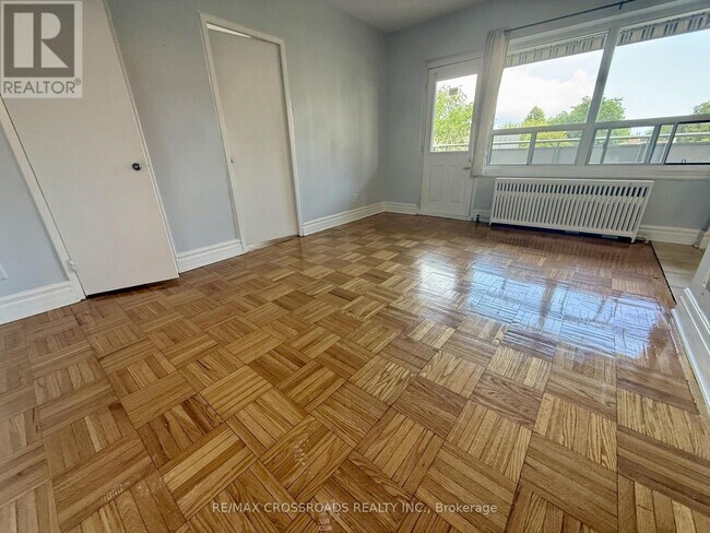 Photo du bâtiment - 2770 Yonge St