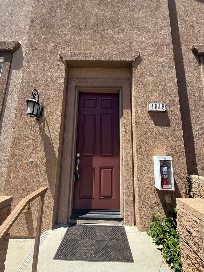 Foto del edificio - Beautiful Lake San Marcos Home - Offered b...
