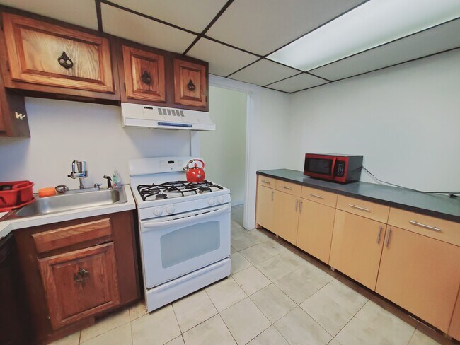 Foto del edificio - 641 Summer St