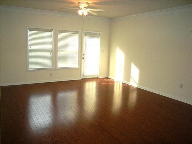 Foto del edificio - 3304 Westchester Ln NE