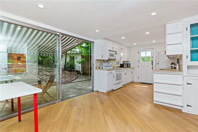 Foto del edificio - 10 Brook Ln