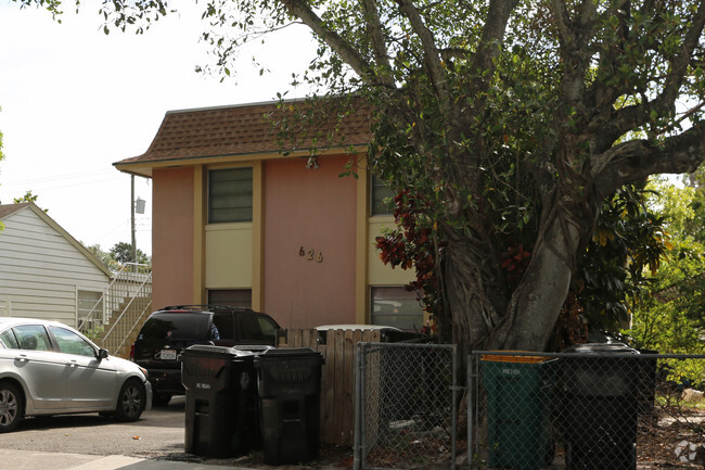 Building Photo - The 626 Condos