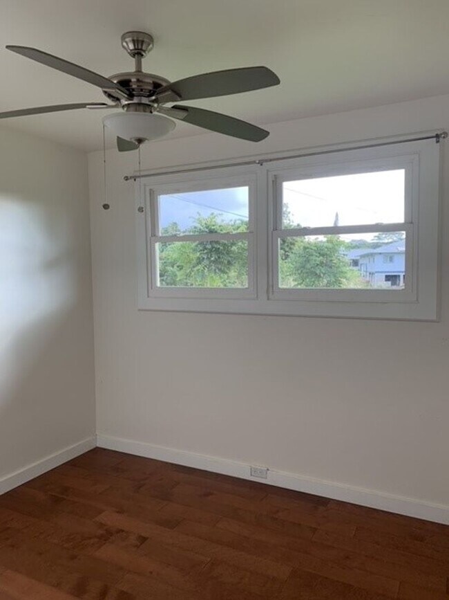 Building Photo - 3 Bedroom 1 Bath Home