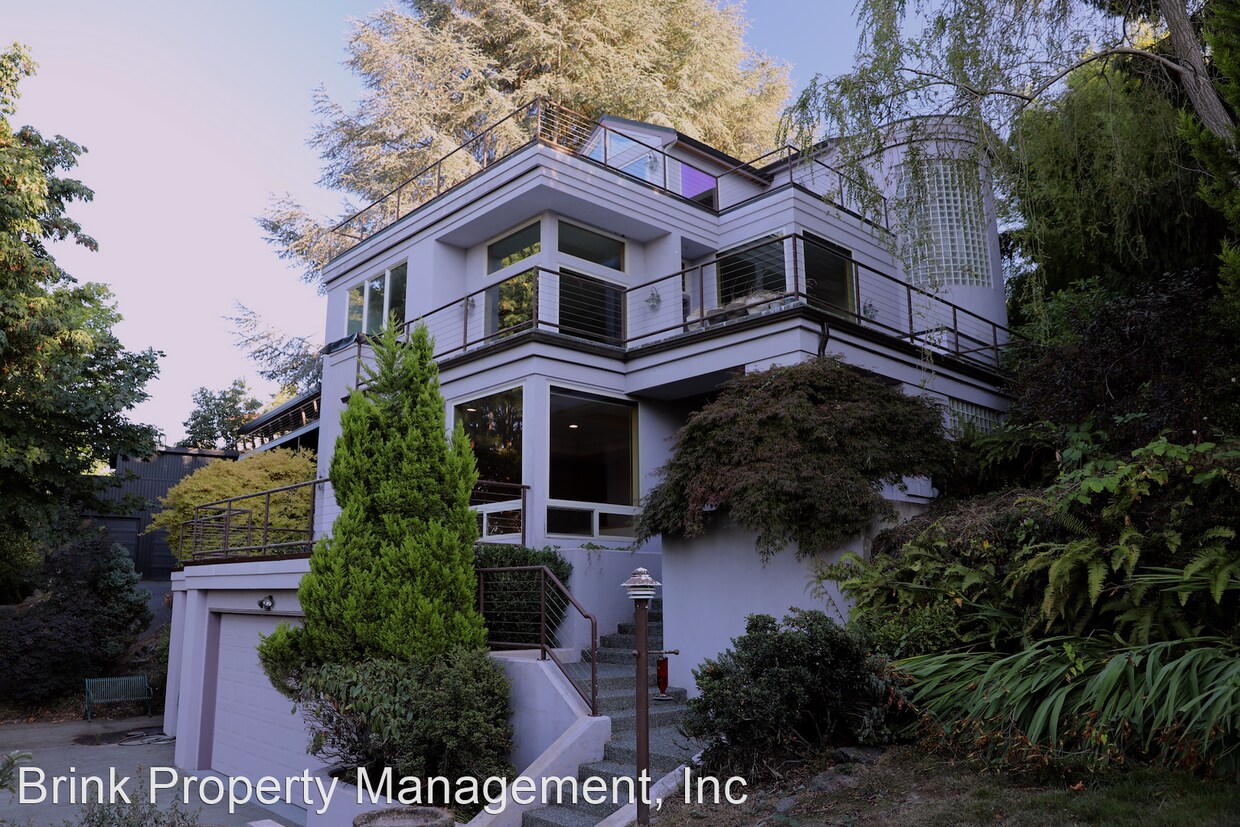 Foto principal - 4 br, 3.5 bath House - 5336 NE 86th St.