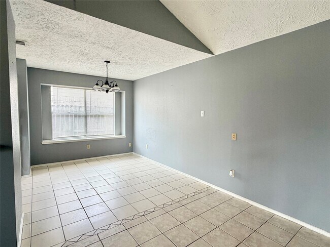 Foto del edificio - 13419 Klamath Falls Dr