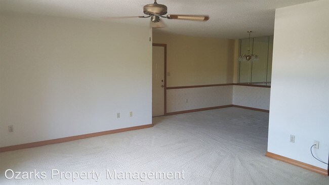 Building Photo - 160 Wilshire Dr