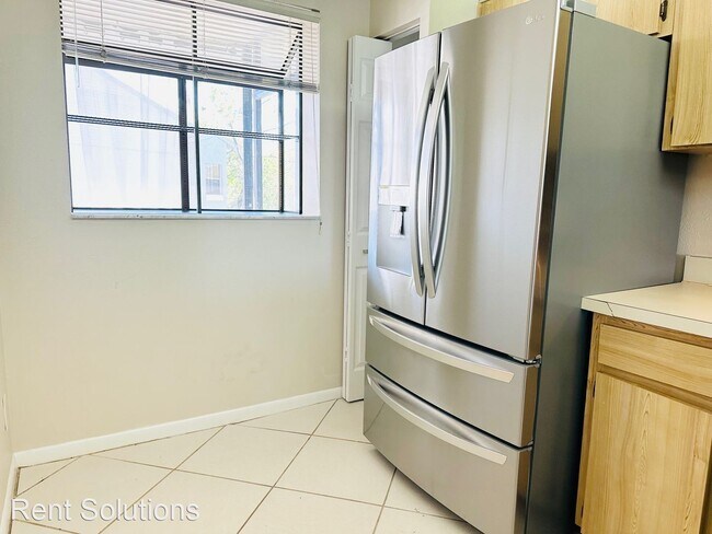 Building Photo - 2 br, 2 bath House - 2024 Blue Hawk Ct UNI...