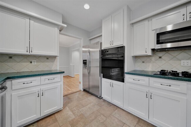 Foto del edificio - 1067 Lehman St
