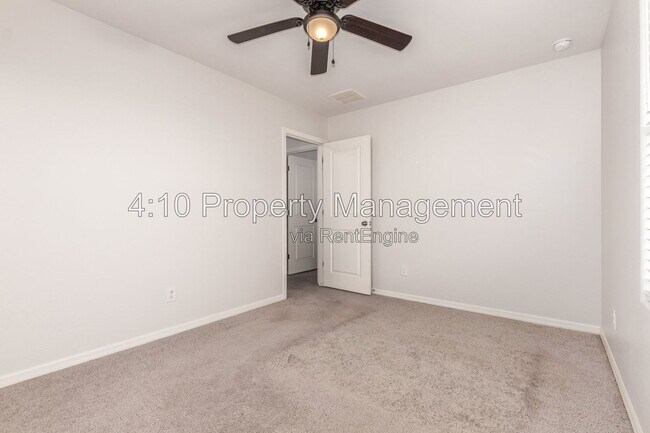 Building Photo - 142 W Impala Dr