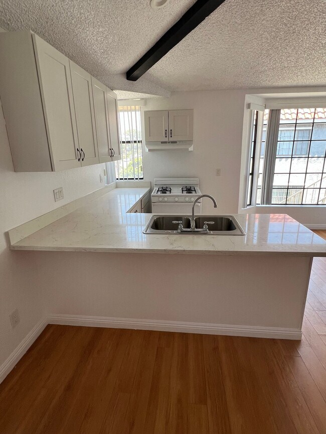 Building Photo - 10234 Tujunga Canyon Blvd