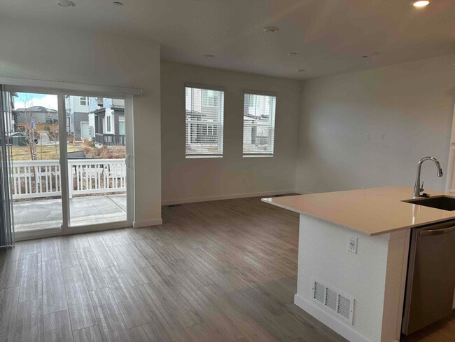 Building Photo - 5392 Euclid Dr