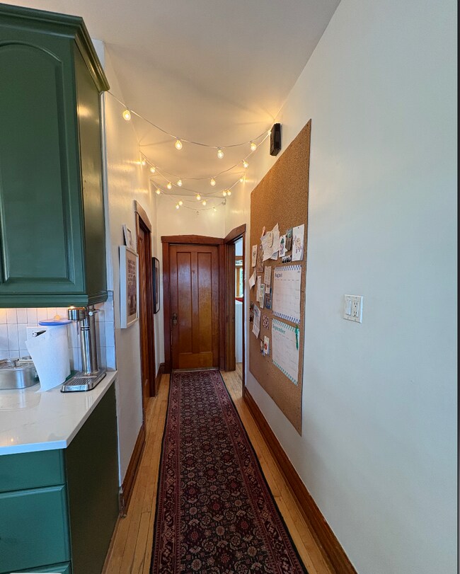 Foto del edificio - 3352 N Avers Ave