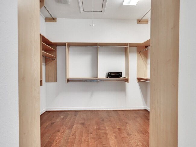 Foto del edificio - 1211 Sterling Ct