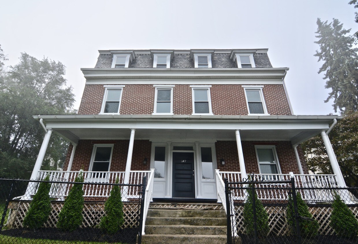 Primary Photo - 147 Lachenour Avenue, Unit B - Second Floor