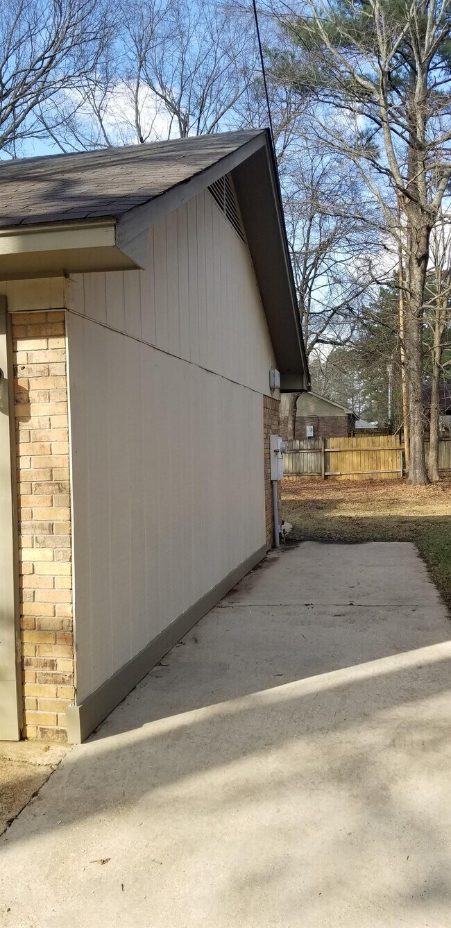 Foto del edificio - 1430 Cooks Ave