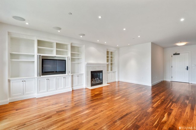 Building Photo - 325 Channing Ave