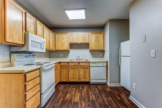2 BR, 2BA - 1060SF Kitchen - Grand Summit Apartments