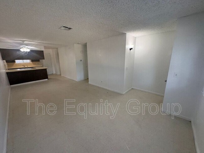 Foto del edificio - 2533 W Chestnut Ct