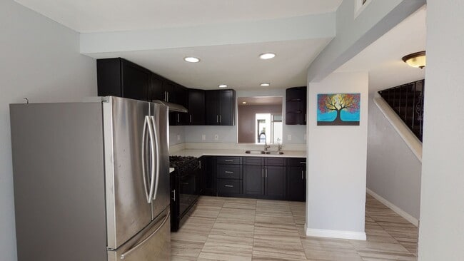 Building Photo - 2 Large Bedroom Home Centrally Located in Garden Grove