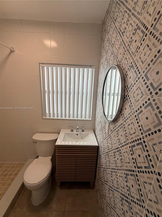 Foto del edificio - 2816 Pine Tree Dr