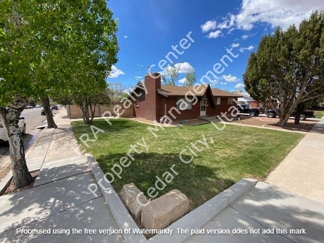 Building Photo - Move-In Discount!  3 Bedroom 2 Bath Single Family Home