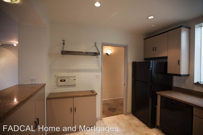 Building Photo - 3 br, 2 bath House - 875 Masonic Avenue #300