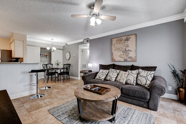 Building Photo - Flamingo Polo Club