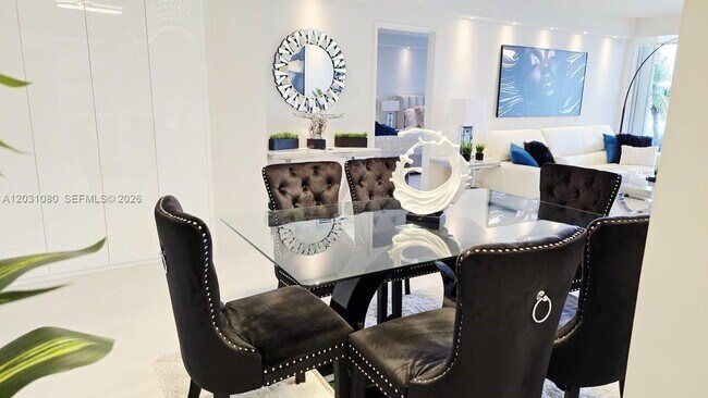Foto del edificio - 5151 Collins Ave