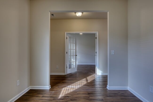 Building Photo - 13918 Brooks Dr