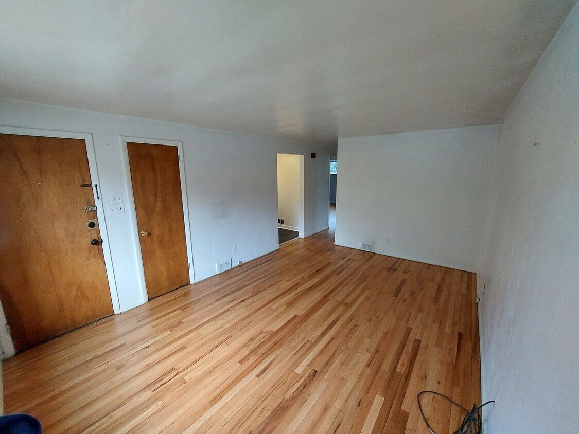 Foto principal - 1851 Crafton Boulevard, Unit 2