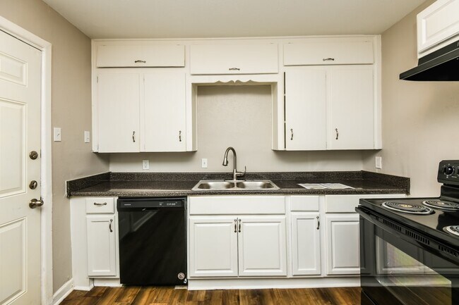 Building Photo - 2500 Normont Circle