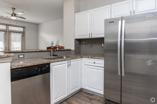 Interior Photo - Farrington Midtown