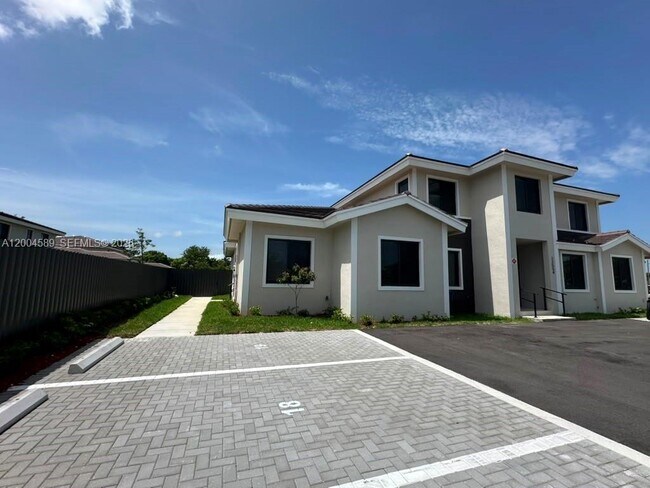Foto del edificio - 12552 SW 194th St