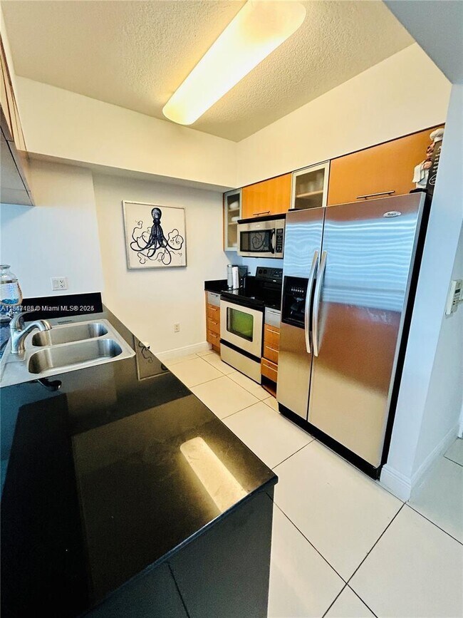 Foto del edificio - 1750 N Bayshore Dr