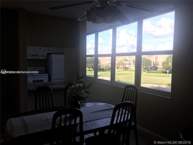 Foto del edificio - 9470 Live Oak Pl