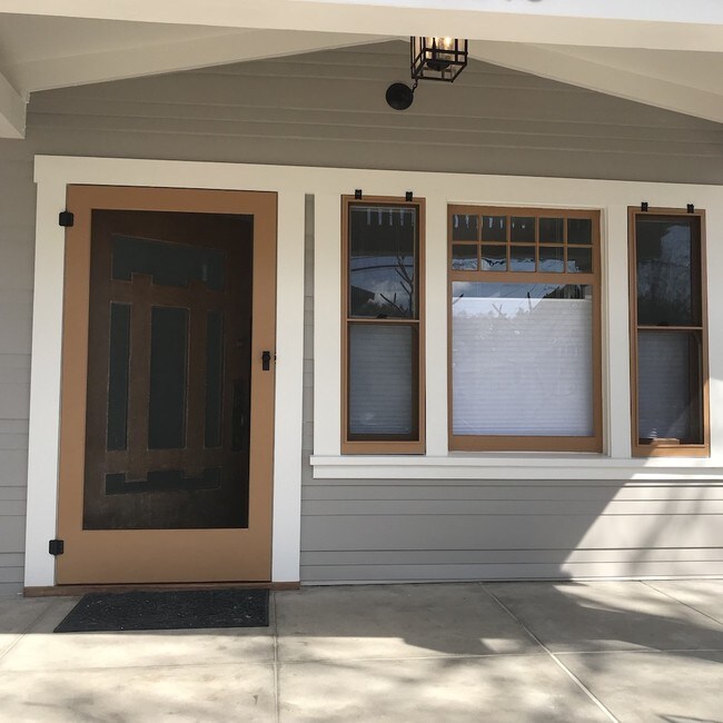 Oringal 1914 puerta & screendoor - 318 Wisconsin Ave
