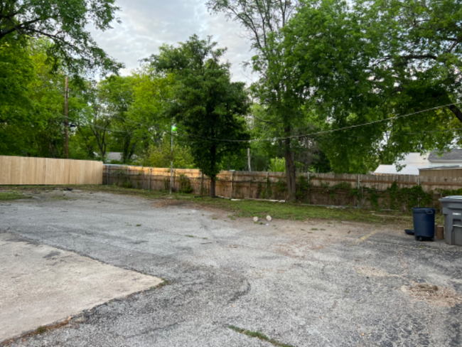 Building Photo - 2209 Mouser Ln