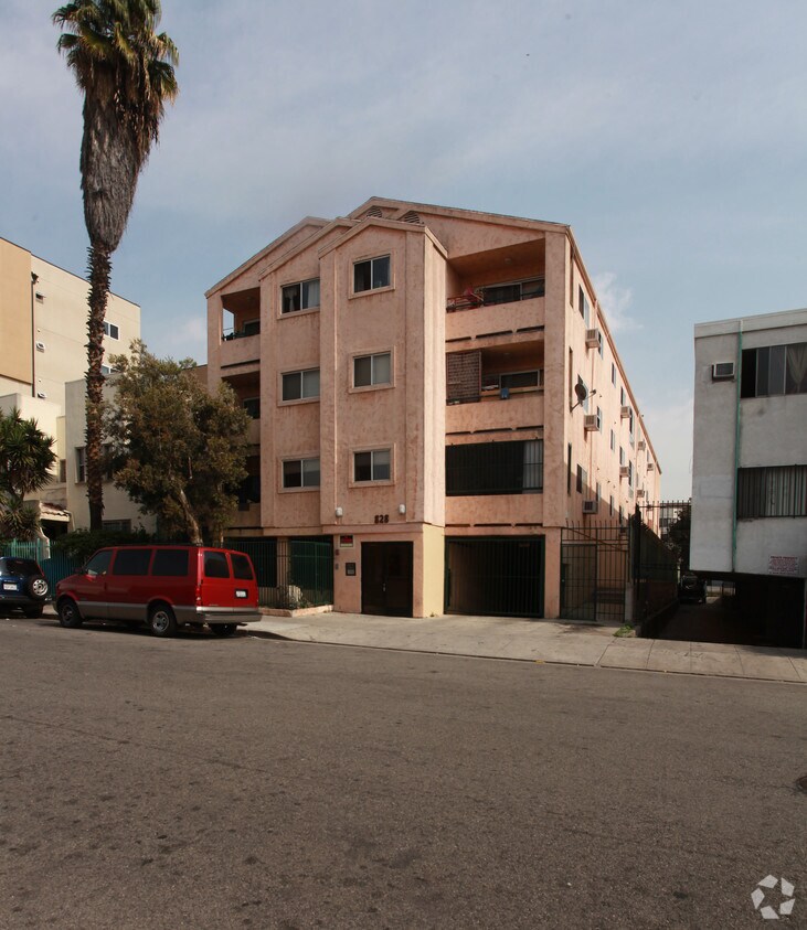 Primary Photo - 828 S Carondelet St