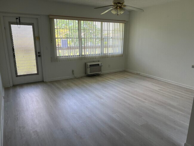 Building Photo - 36 Mansfield A