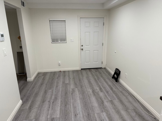 Building Photo - 6850 Quinton Ln