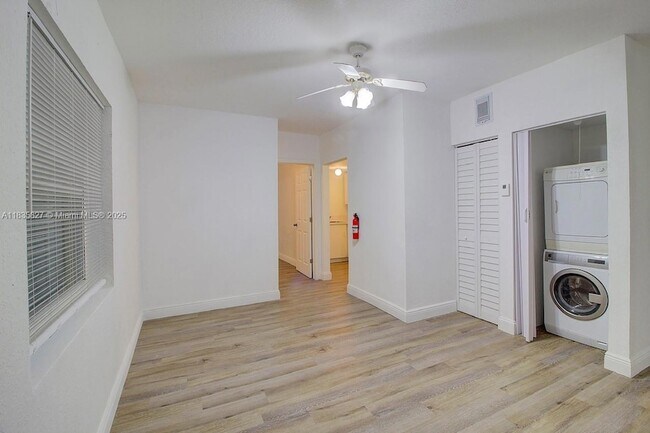 Foto del edificio - 8329 NW 5th Ave