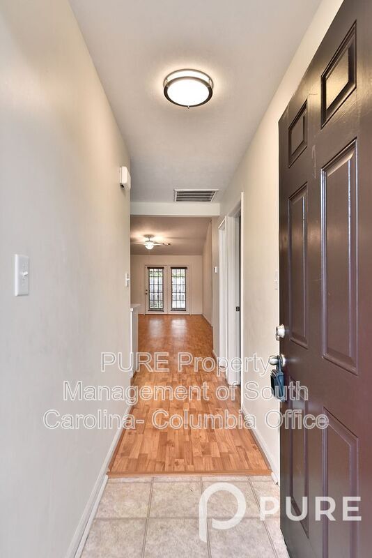 Foto del edificio - 103 Larkspur Ln