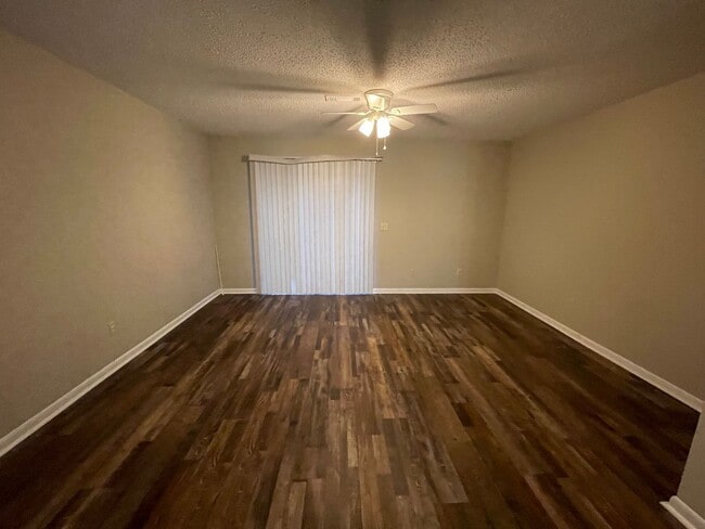 Building Photo - Rolling Acres