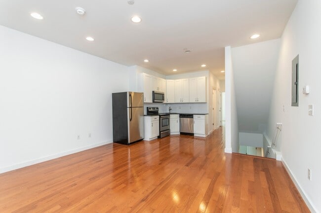 Photo - 1632 N Sydenham St Apartment