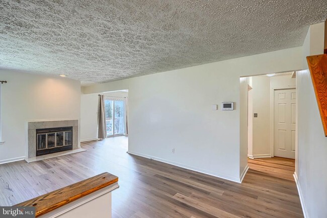 Foto del edificio - 412 Darby Ln