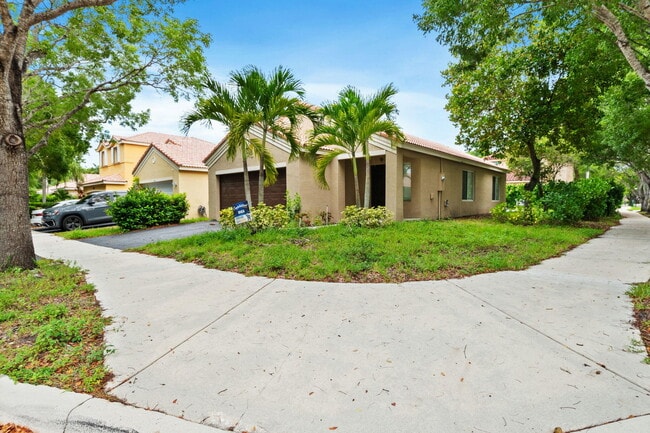 Foto del edificio - 4498 Dogwood Cir