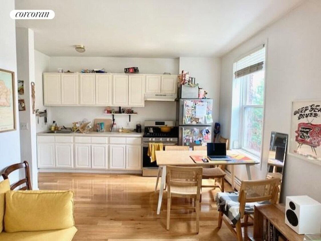 Foto principal - 684 Degraw St