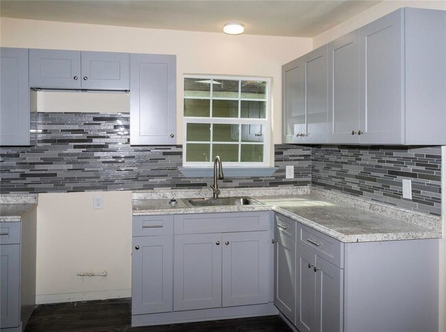 Building Photo - 5209 Anzio Rd