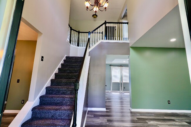Foto del edificio - 12115 Flagstone Dr